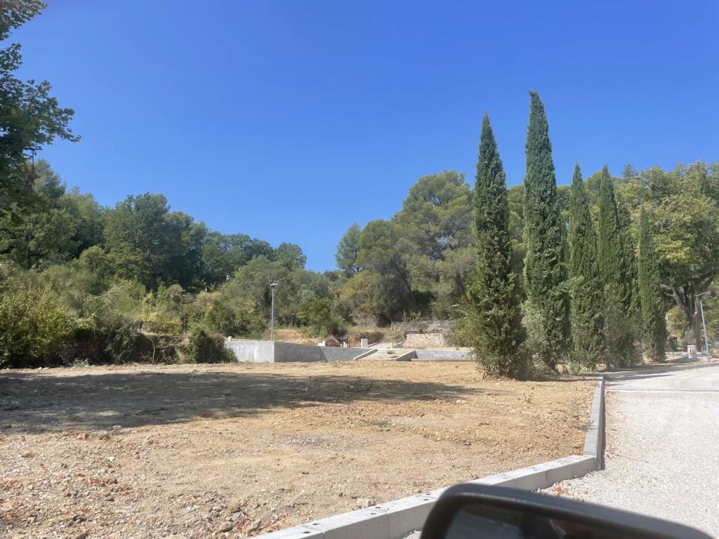 Vente Vente Terrain constructible Draguignan - Réf. 8607  - Mandataire immobilier Sylvie Geler - image 1