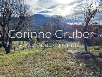 Terrain constructible 709 m²