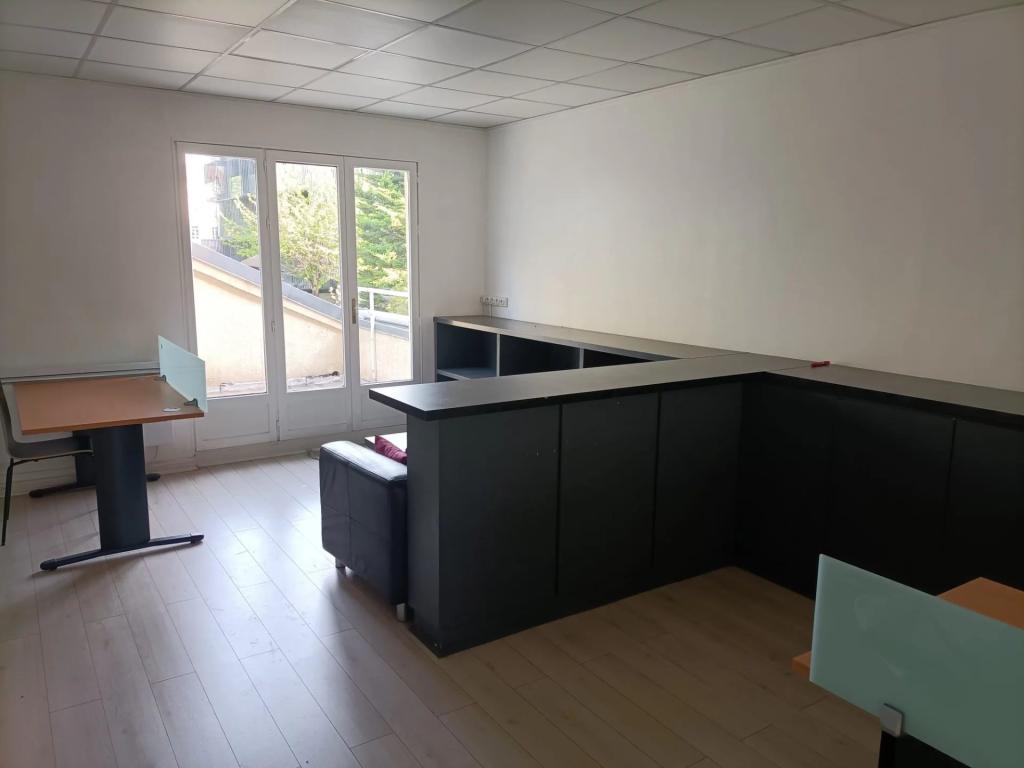 Vente Vente Bureau Ivry-sur-Seine - Réf. 9843  - Mandataire immobilier Jérôme Karsenti - image 1