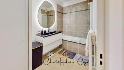 Vente Appartement Roquebrune-sur-Argens - Réf. 10077  - Mandataire immobilier Christophe Cyr - image 7
