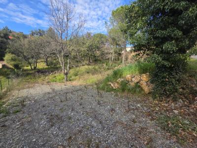 Terrain constructible 1300 m²