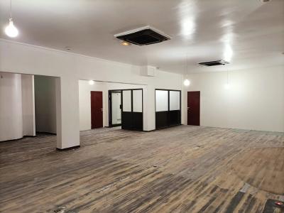 Local 544 m²