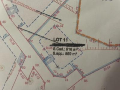 Terrain constructible 916 m²