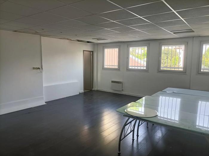 Ivry-sur-Seine 94200 – Bureau