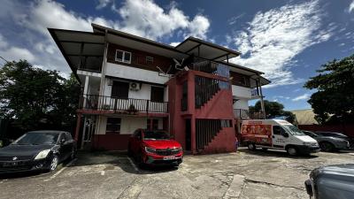 Ensemble immobilier 710 m²