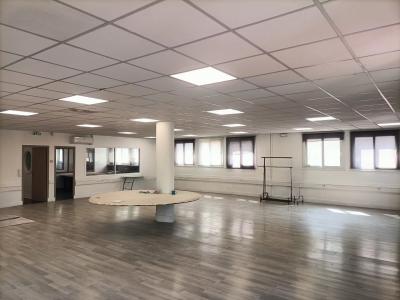 Bureau 275 m²