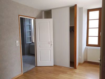 Confolens 16500 – Immeuble