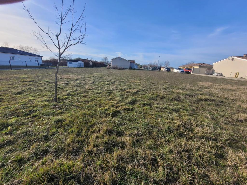 Vente Vente Terrain constructible Andiran - Réf. 10649  - Mandataire immobilier Sabrina Lahuerta - image 1