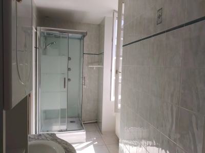 Confolens 16500 – Immeuble