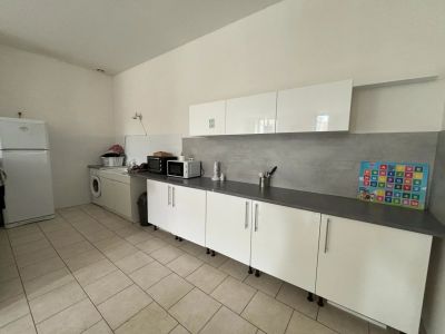 Vic-Fezensac 32190 – Immeuble