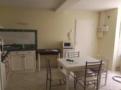 Confolens 16500 – Immeuble