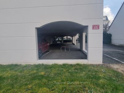 Orléans 45100 – Parking