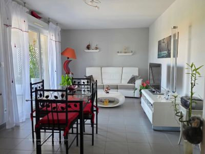 Vente Appartement Saint-Raphaël - Réf. 11469  - Mandataire immobilier Stéphanie Van De Kadsye - image 2