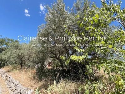 Terrain constructible 750 m²