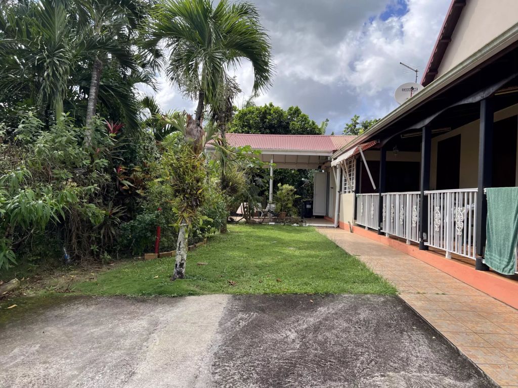 Vente Vente Studio Baie-Mahault - Réf. 10918  - Mandataire immobilier Carole Guerini - image 1