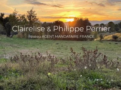 Terrain constructible 1517 m²