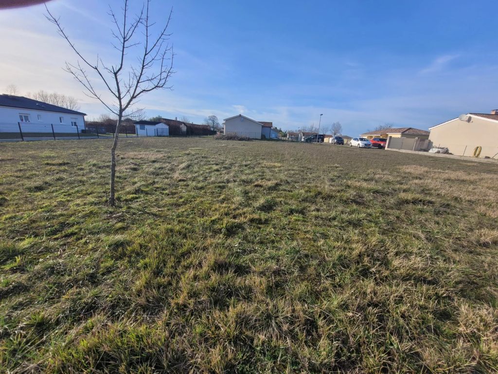 Vente Vente Terrain constructible Andiran - Réf. 10649  - Mandataire immobilier Sabrina Lahuerta - image 1