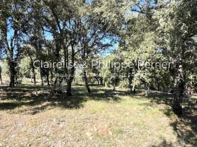 Terrain constructible 2214 m²