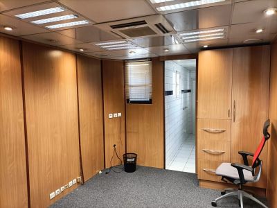 Suresnes 92150 – Local commercial