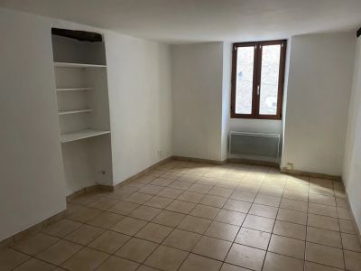 Lorgues 83510 – Immeuble