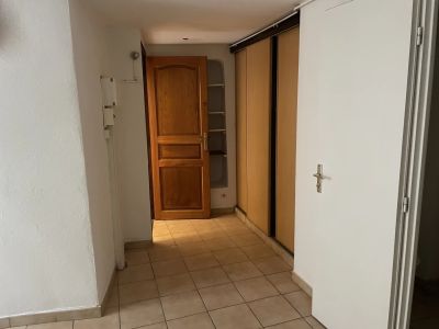Lorgues 83510 – Immeuble