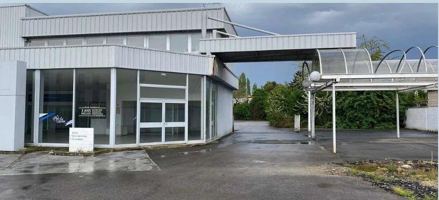 Local commercial 2100 m²