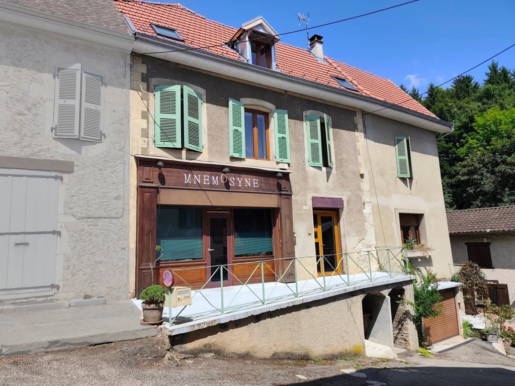 Maison de village 273 m²