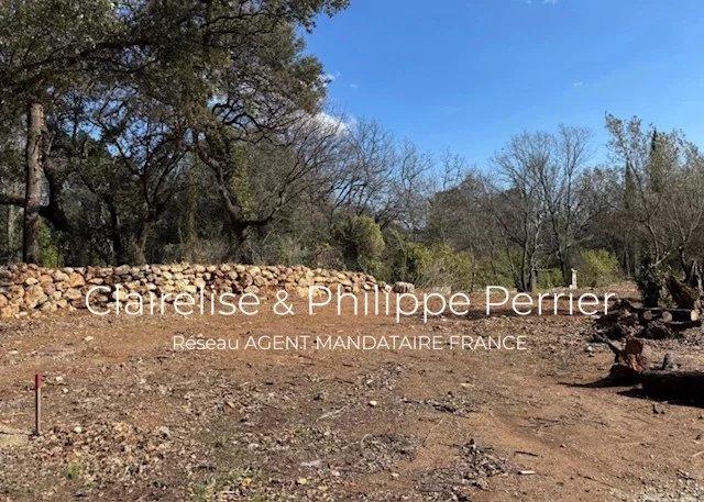 Terrain constructible 725 m²