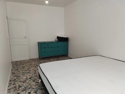 Lorrez-le-Bocage-Préaux 77710 – Immeuble