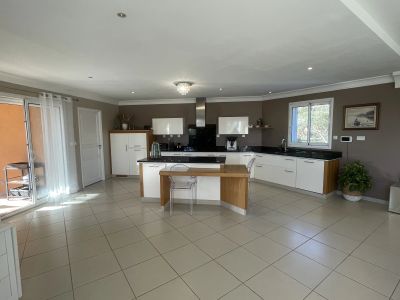 Tavernes 83670 – Villa