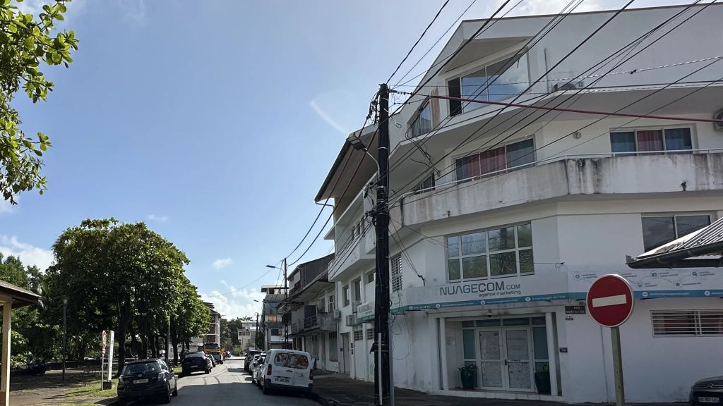 Ensemble immobilier 1177 m²