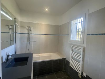 Tavernes 83670 – Villa