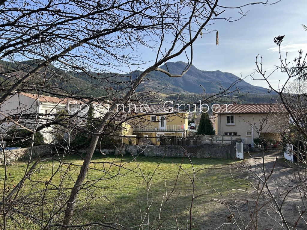 Terrain constructible 790 m²