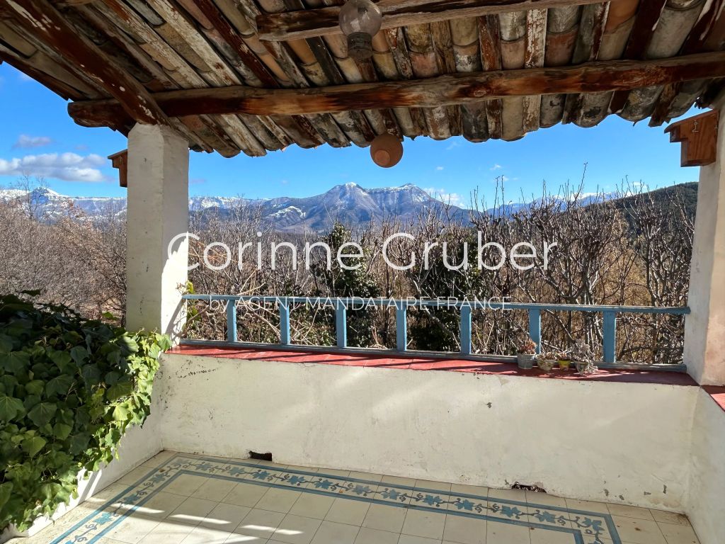 Maison 335 m²