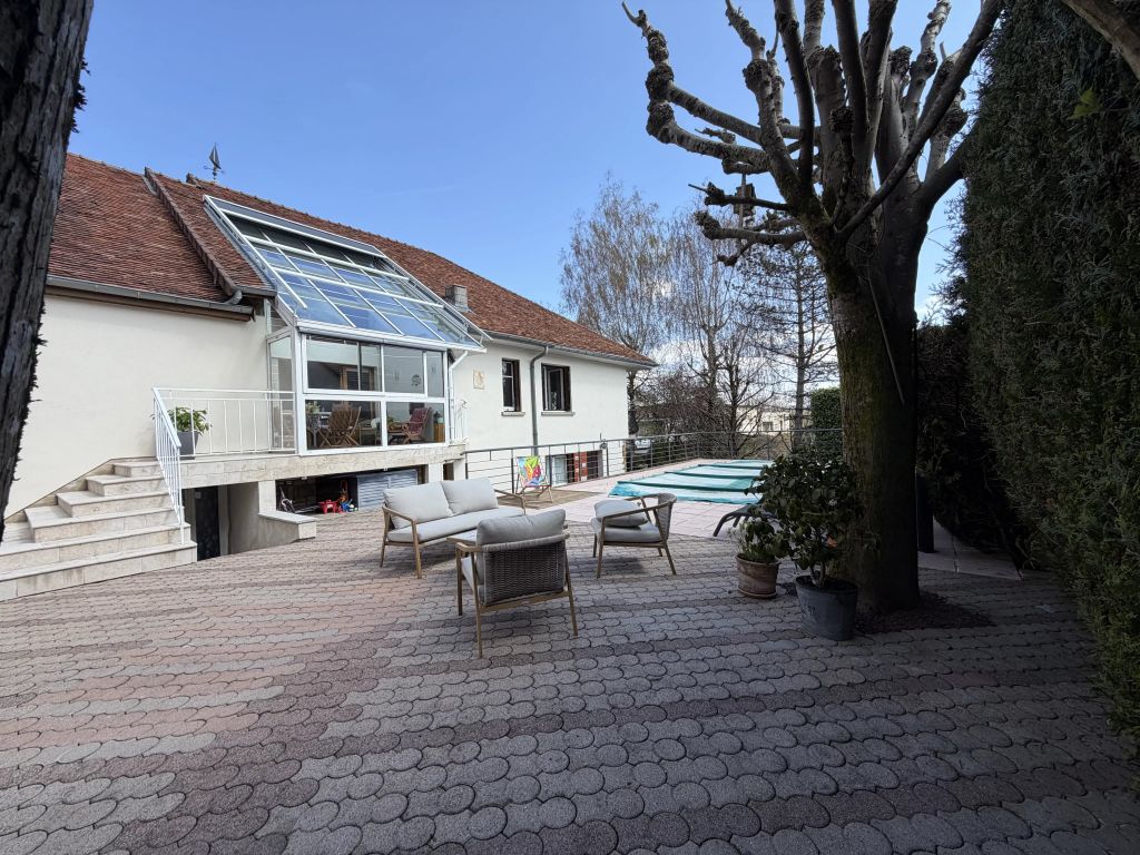 Maison de village 260 m²