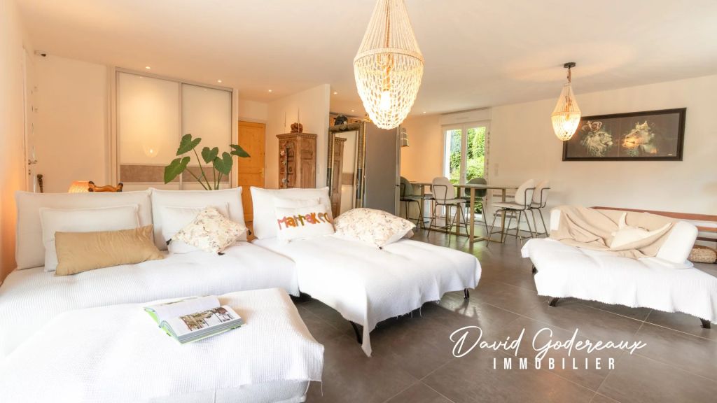 Vente Vente Maison Fréjus - Réf. 11011  - Mandataire immobilier David Godereaux - image 1