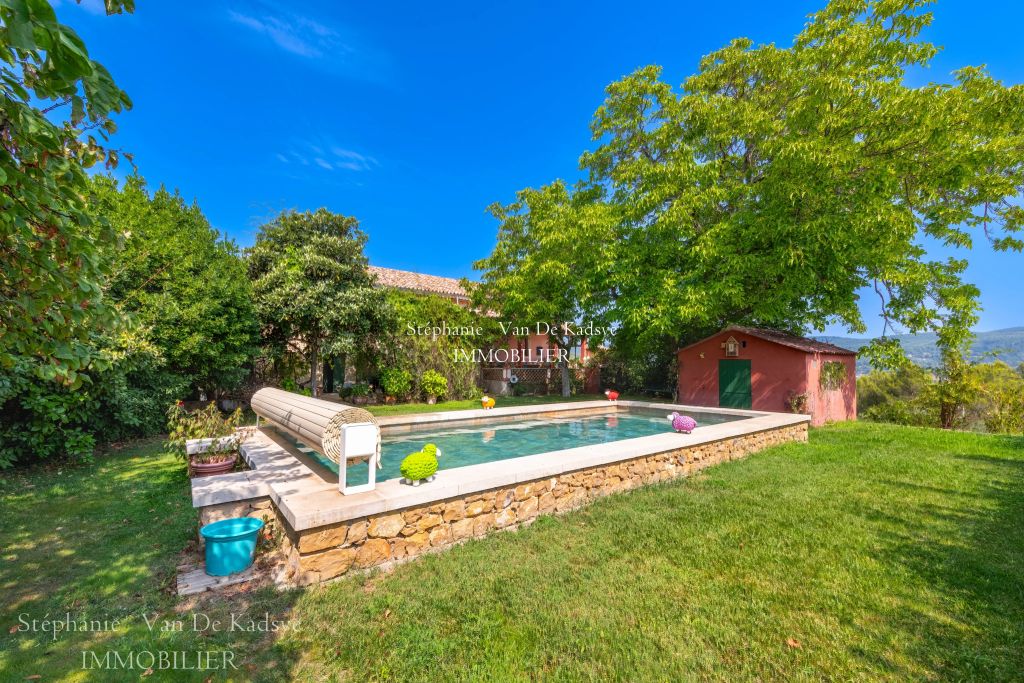 Propriété 440 m²