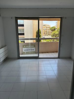 Vente Studio Fréjus - Réf. 12856  - Mandataire immobilier Caroline Gibeaux - image 3