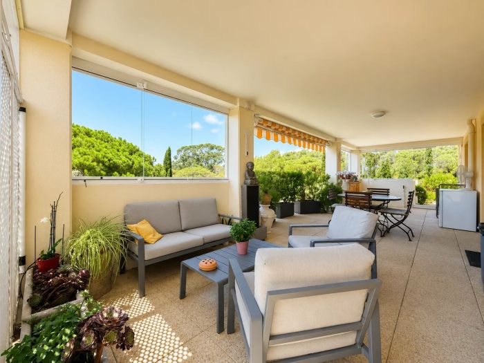 Fréjus 83600 – Appartement