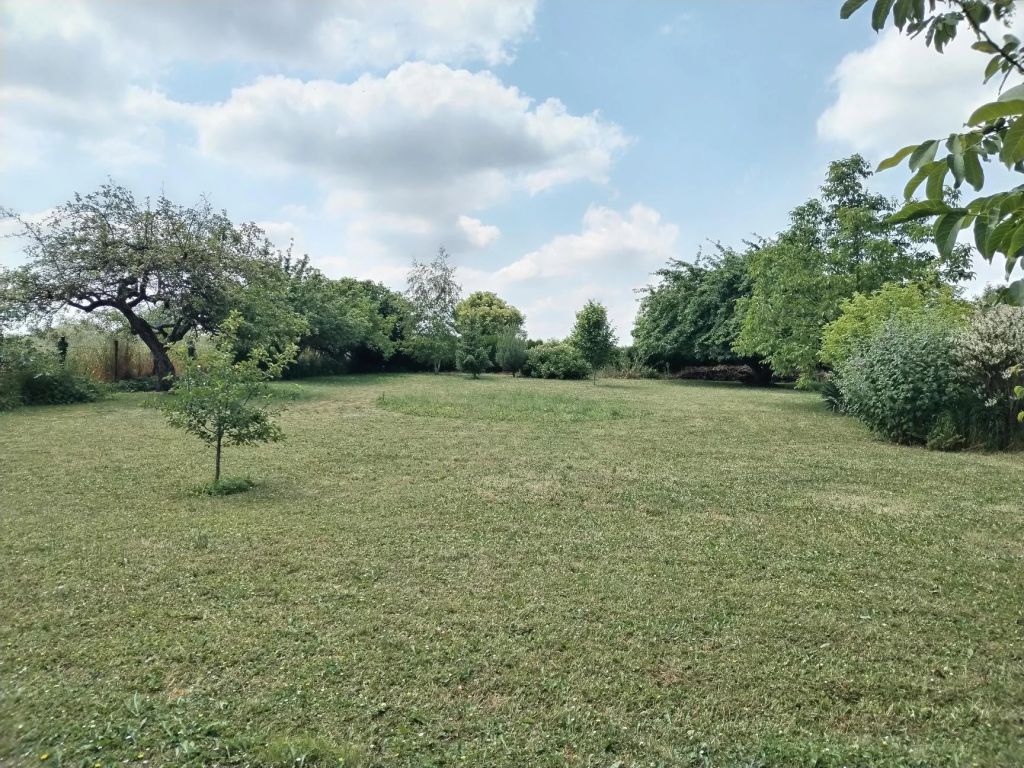 Terrain 1058 m²