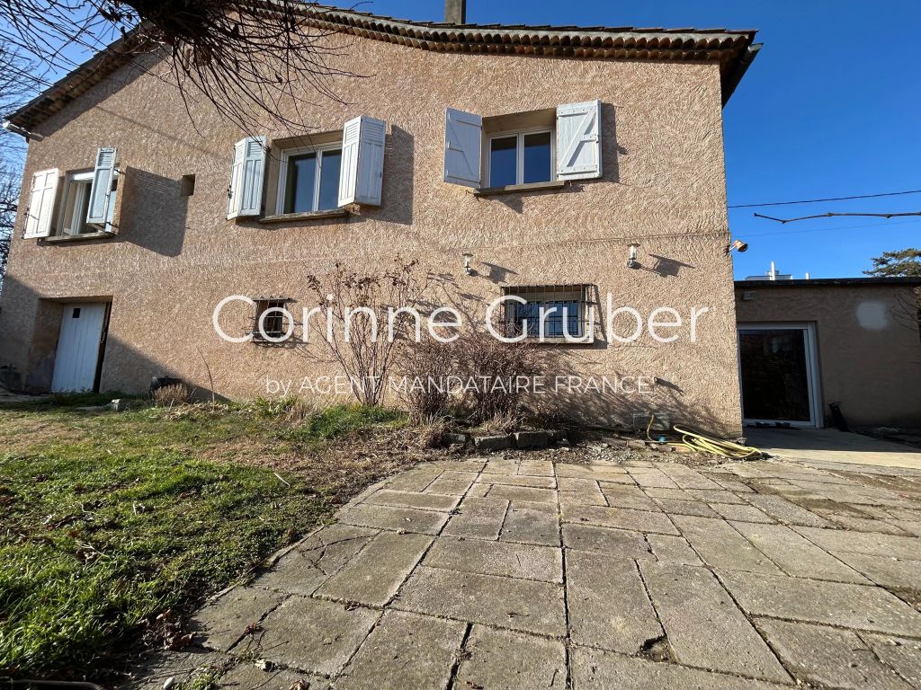 Maison 192.6 m²