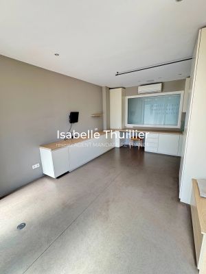Vente Local commercial Saint-Raphaël - Réf. 12673  - Mandataire immobilier Isabelle Thuillier - image 2