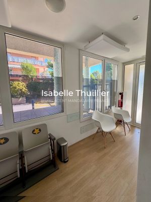 Vente Local commercial Saint-Raphaël - Réf. 12673  - Mandataire immobilier Isabelle Thuillier - image 4