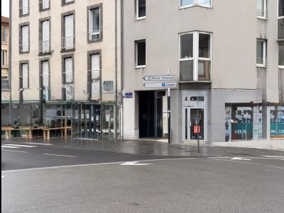 Local commercial 61 m²