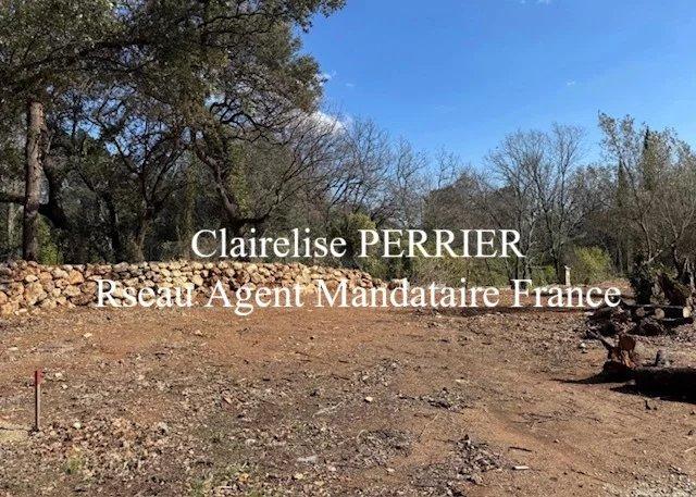 Terrain constructible 725 m²