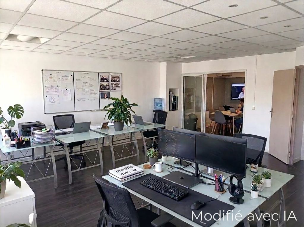 Bureau 70.6 m²