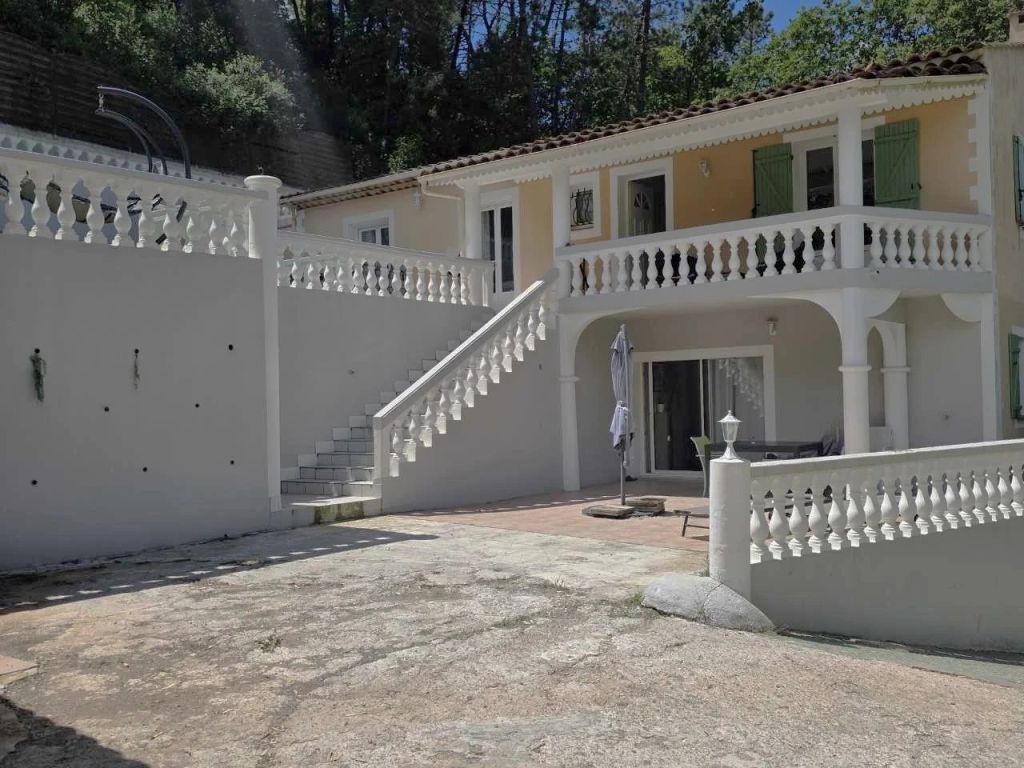 Maison 8 pièces 200 m² · à Vidauban · 200 m² · 588 000 €