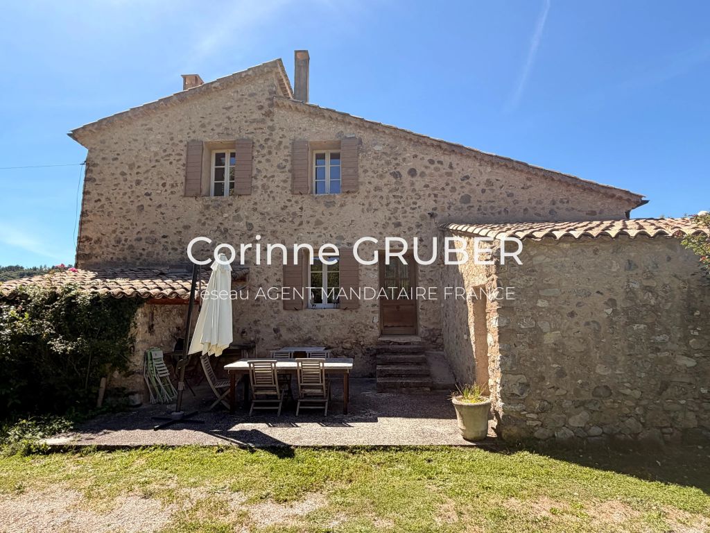 Propriété 210 m²